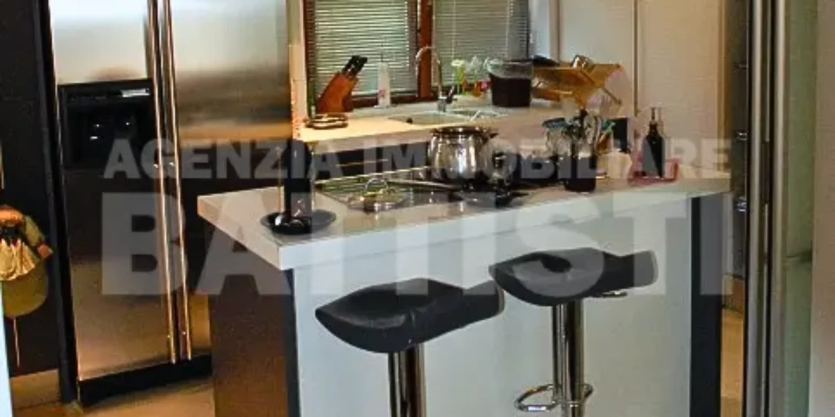 PRESTIGIOSA CASA A SCHIERA IN CENTRO BORGO