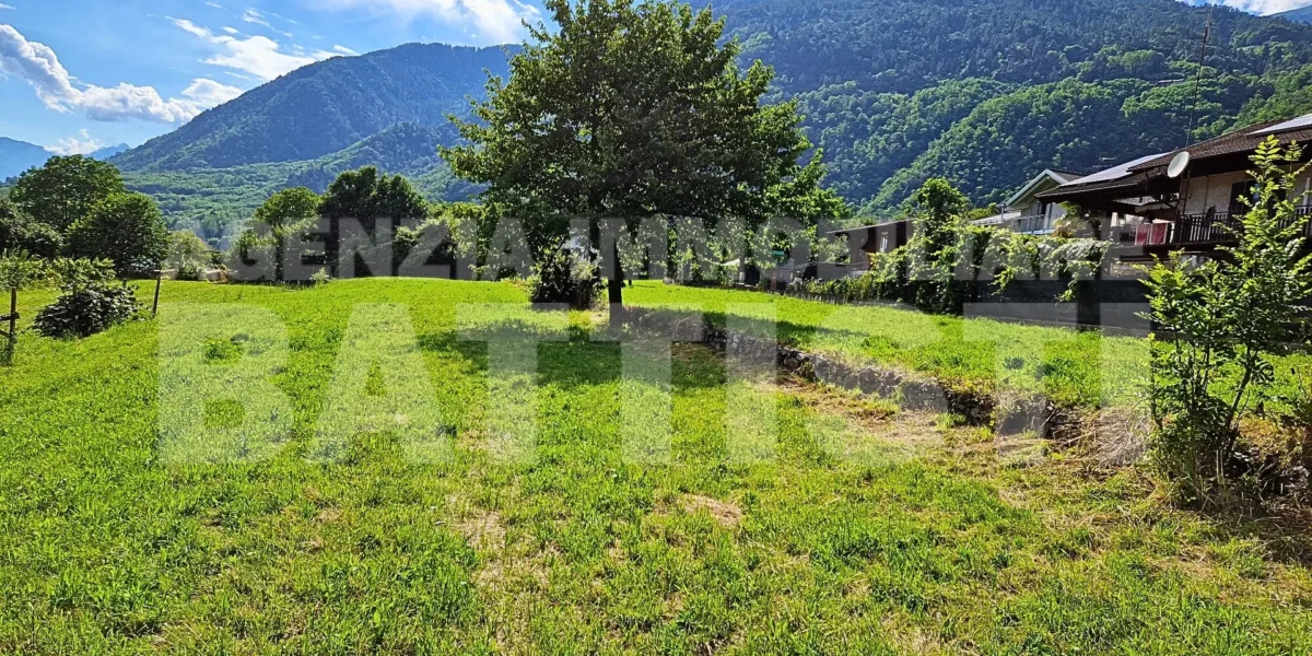 AMPIO TERRENO EDIFICABILE E AGRICOLO