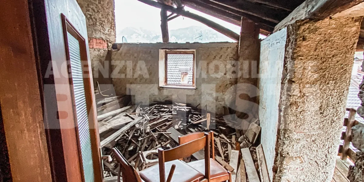 PORZIONE CON DUE APPARTAMENTI