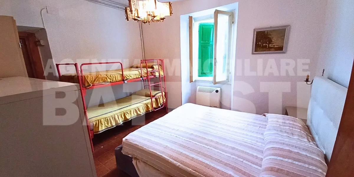 APPARTAMENTO CON TRE CAMERE IN CENTRO