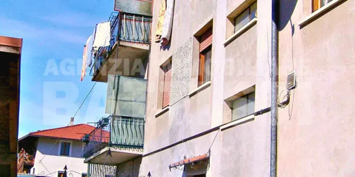 AMPIA PORZIONE CON GIARDINO