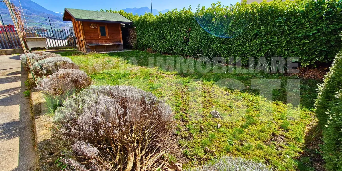 APPARTAMENTO CON GIARDINO