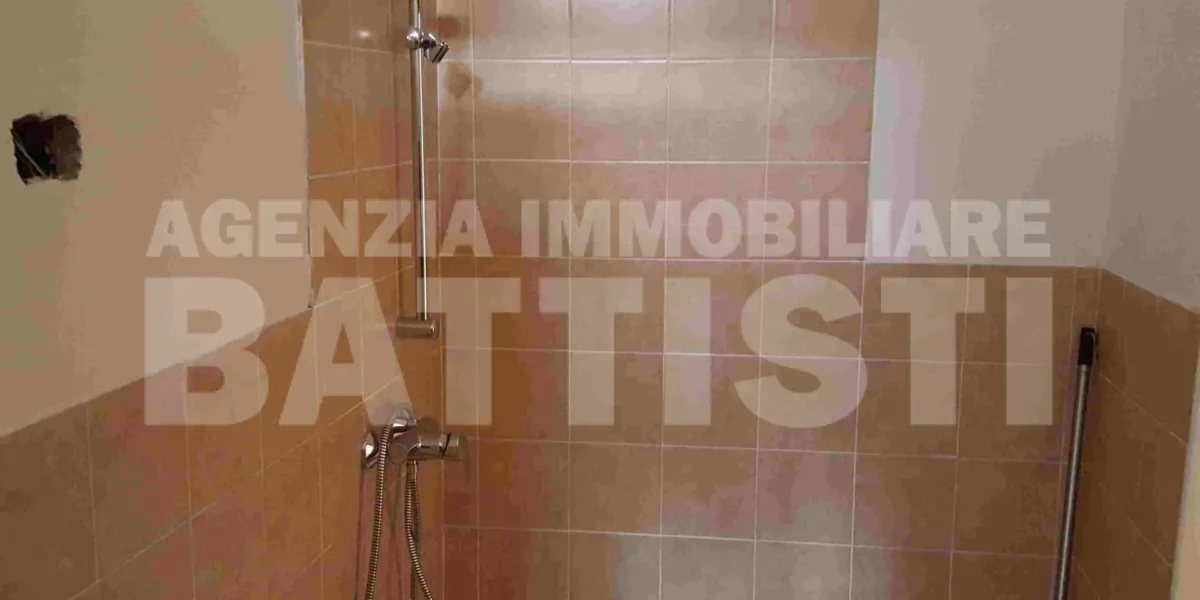 NEGOZIO/UFFICIO IN ZONA CENTRALE DI LEVICO