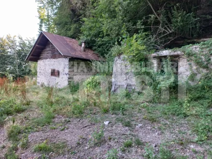 2 RUSTICI CON TERRENO AI PIEDI DEL LAGORAI 900m slm.