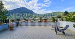 APPARTAMENTO CON GIARDINO E TERRAZZO