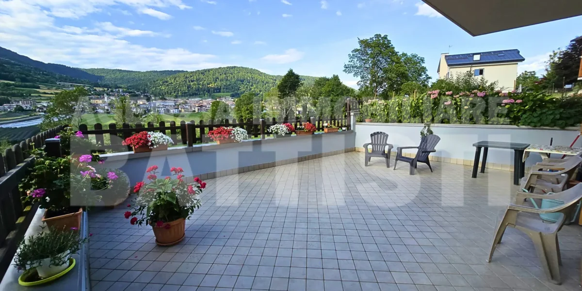 APPARTAMENTO CON GIARDINO E TERRAZZO