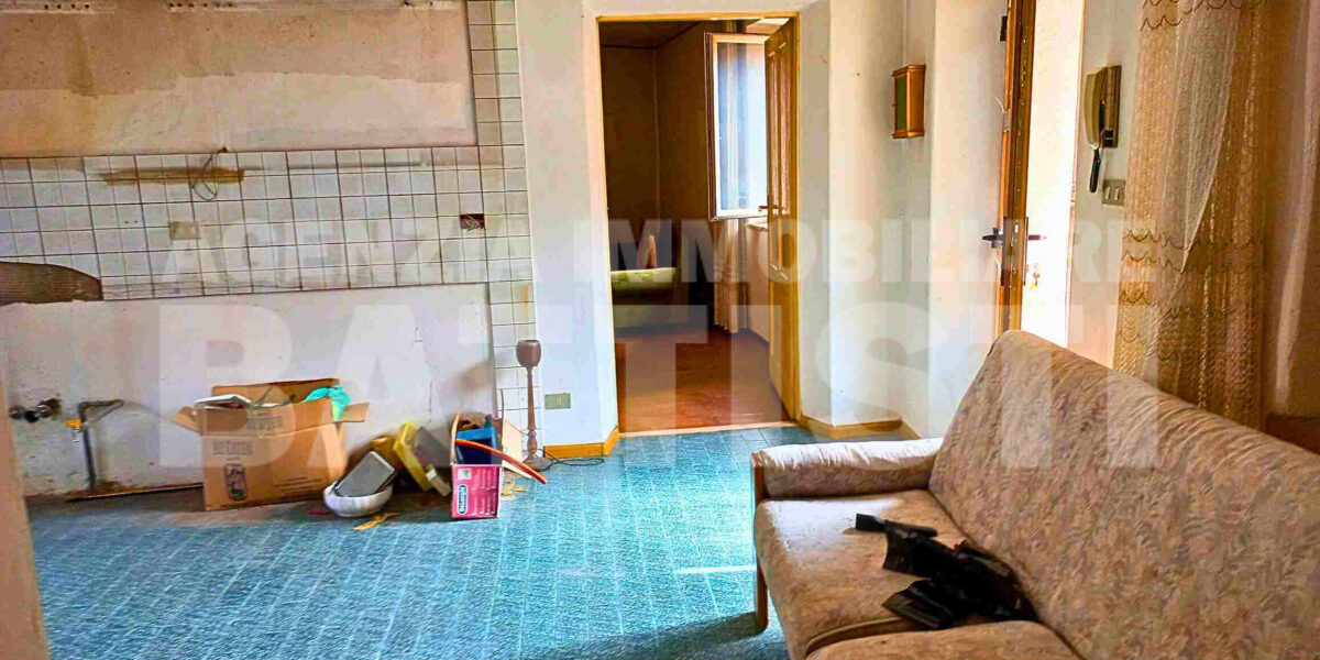 PORZIONE CON ORTO IN CENTRO