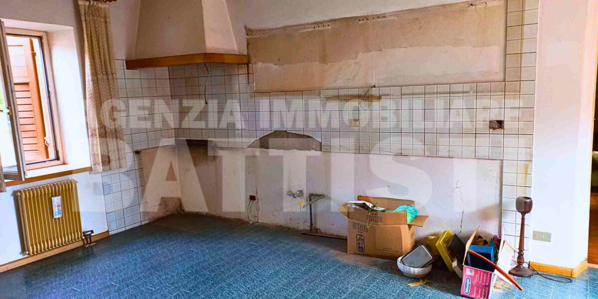 PORZIONE CON ORTO IN CENTRO