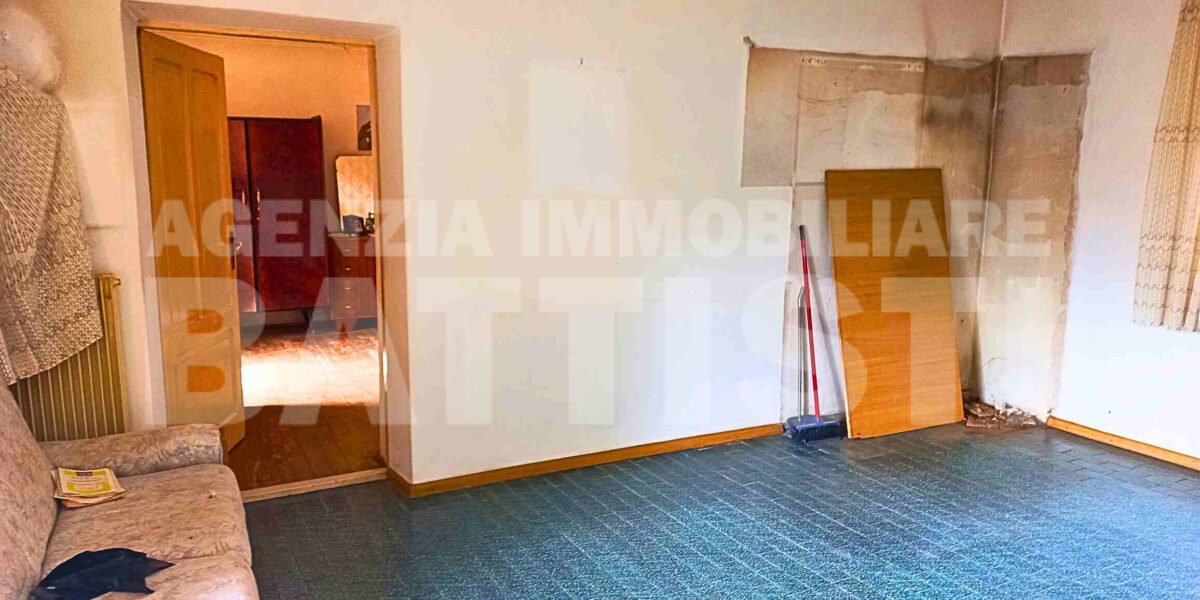 PORZIONE CON ORTO IN CENTRO