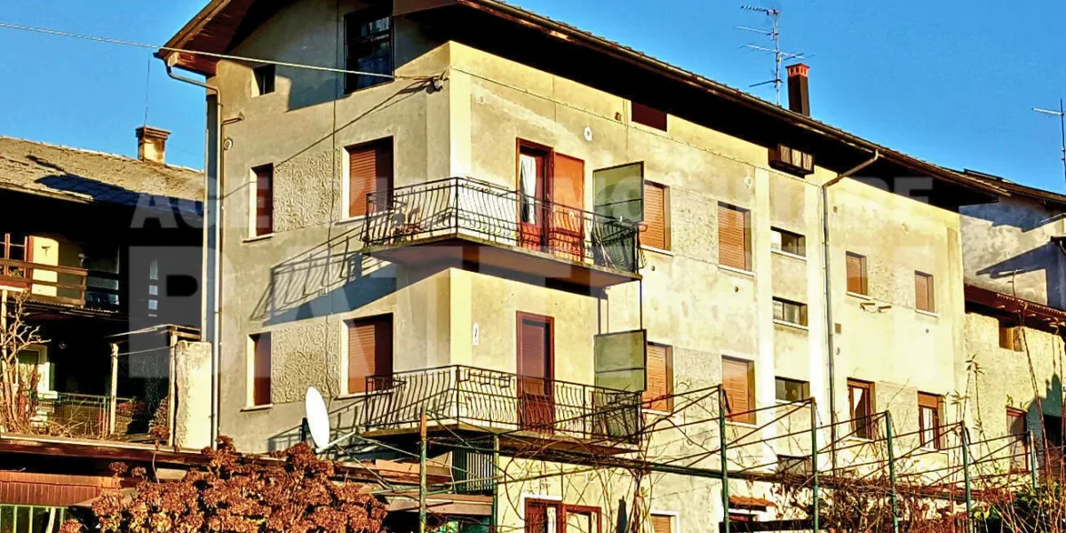 AMPIA PORZIONE CON GIARDINO