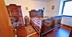 AMPIO ALLOGGIO IN BIFAMILIARE