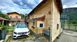 APPARTAMENTO CON ORTO E TERRAZZO
