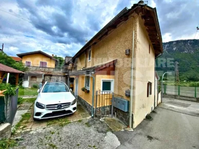 APPARTAMENTO CON ORTO E TERRAZZO