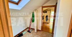 GRAZIOSO ALLOGGIO IN MANSARDA