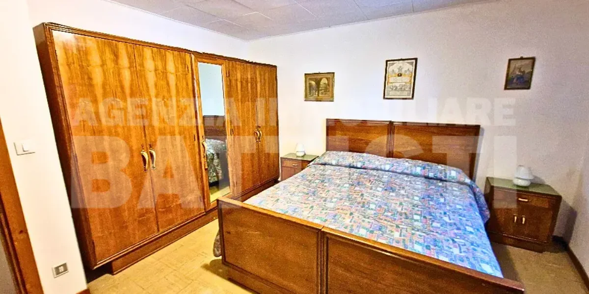 AMPIO ALLOGGIO IN BIFAMILIARE