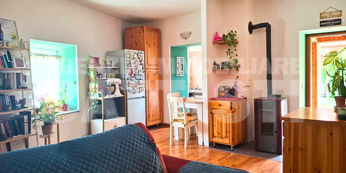APPARTAMENTO CON ORTO E TERRAZZO