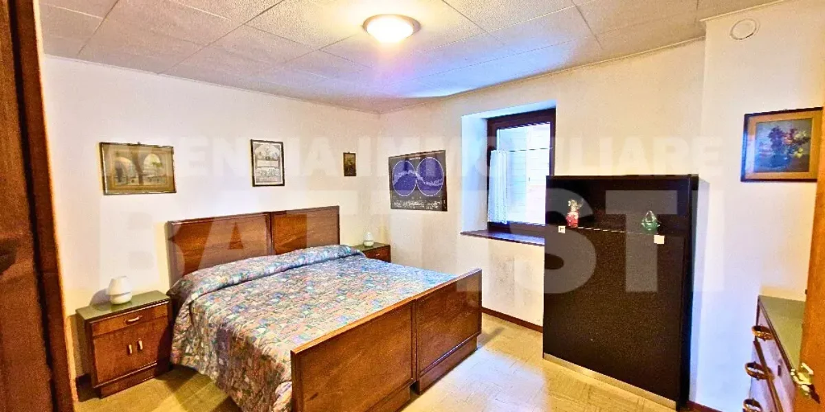 AMPIO ALLOGGIO IN BIFAMILIARE