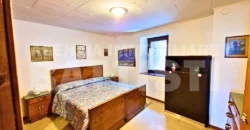 AMPIO ALLOGGIO IN BIFAMILIARE