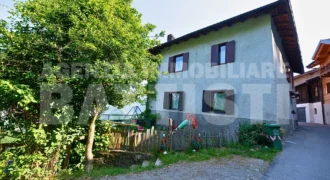 AMPIO ALLOGGIO IN BIFAMILIARE