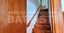 AMPIO ALLOGGIO IN BIFAMILIARE