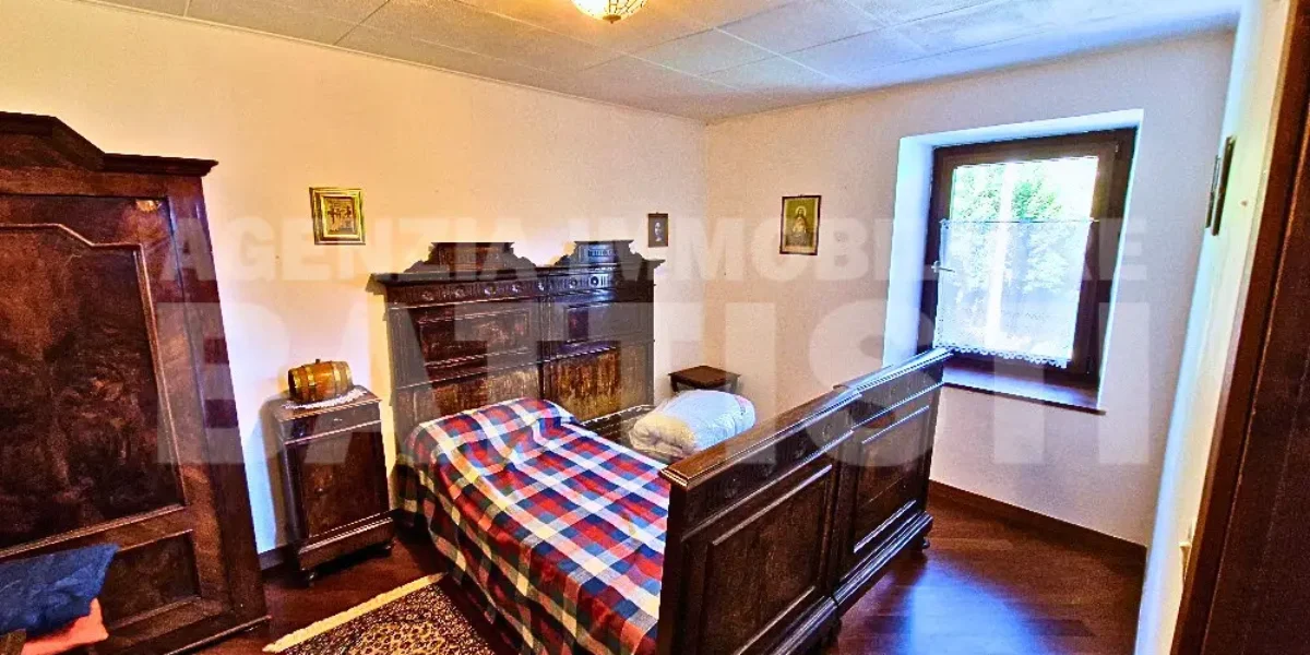 AMPIO ALLOGGIO IN BIFAMILIARE