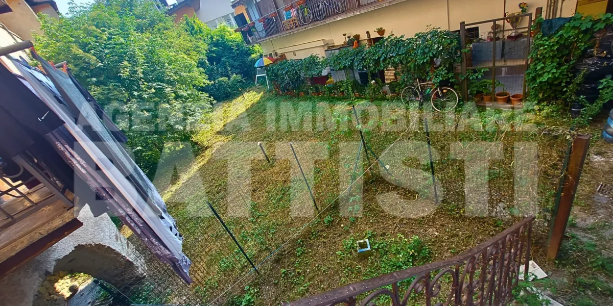 AMPIO SOTTOTETTO CON GIARDINO