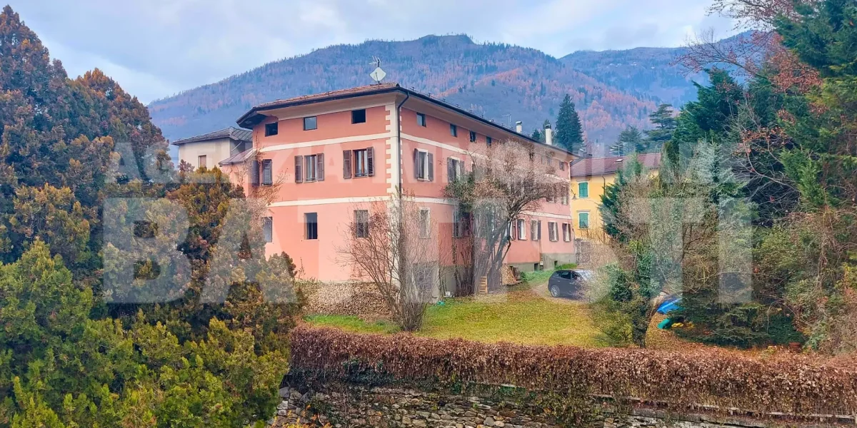 AMPIO SOTTOTETTO CON GIARDINO