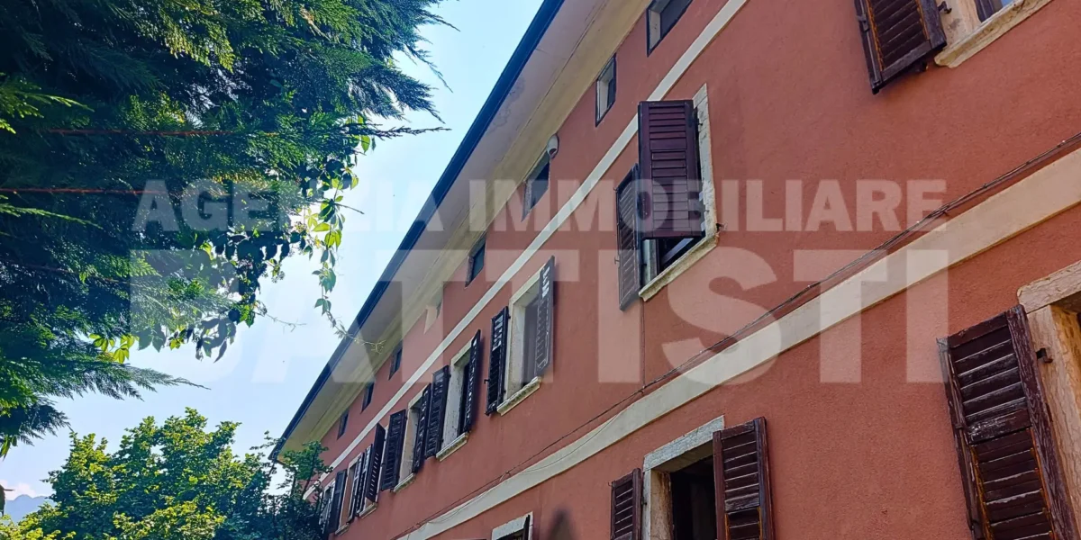 AMPIO SOTTOTETTO CON GIARDINO