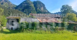 AMPIO CASALE CON TERRENO