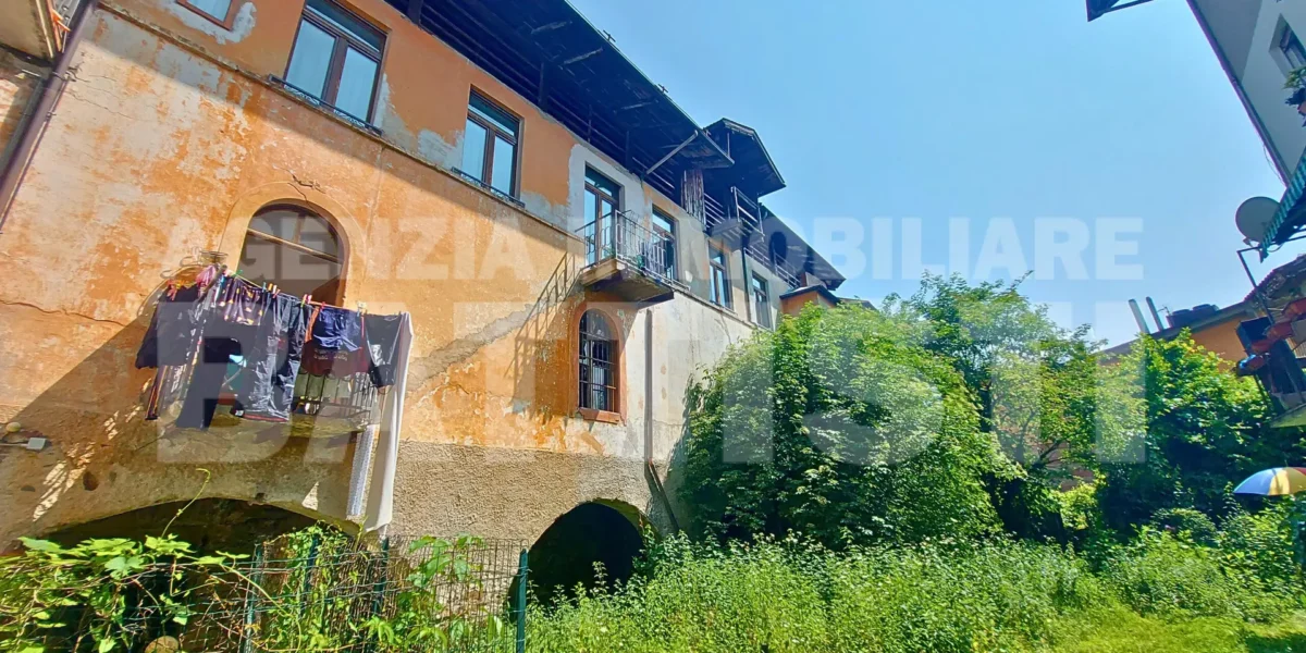 AMPIO SOTTOTETTO CON GIARDINO
