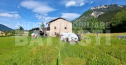 AMPIO CASALE CON TERRENO