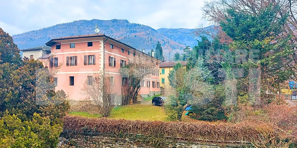 AMPIO SOTTOTETTO CON GIARDINO