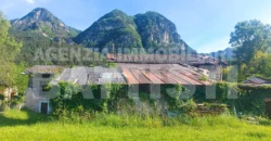AMPIO CASALE CON TERRENO