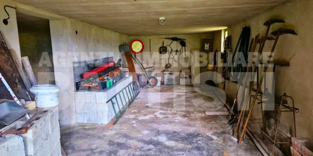 VILLA INDIPENDENTE CON TERRENO