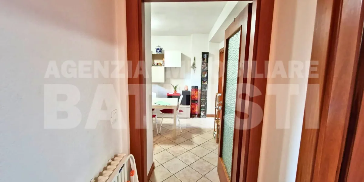 LUMINOSO TRILOCALE CON AMPIA SOFFITTA