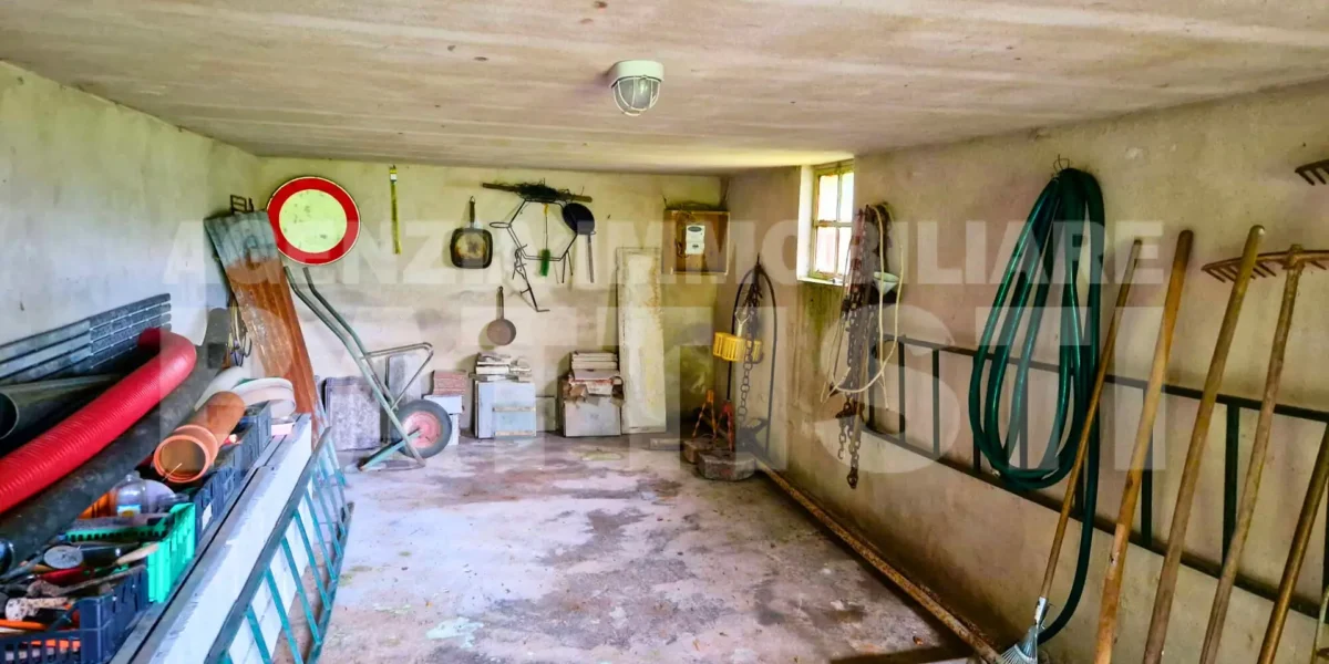 VILLA INDIPENDENTE CON TERRENO
