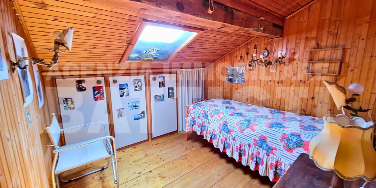 VILLA INDIPENDENTE CON TERRENO