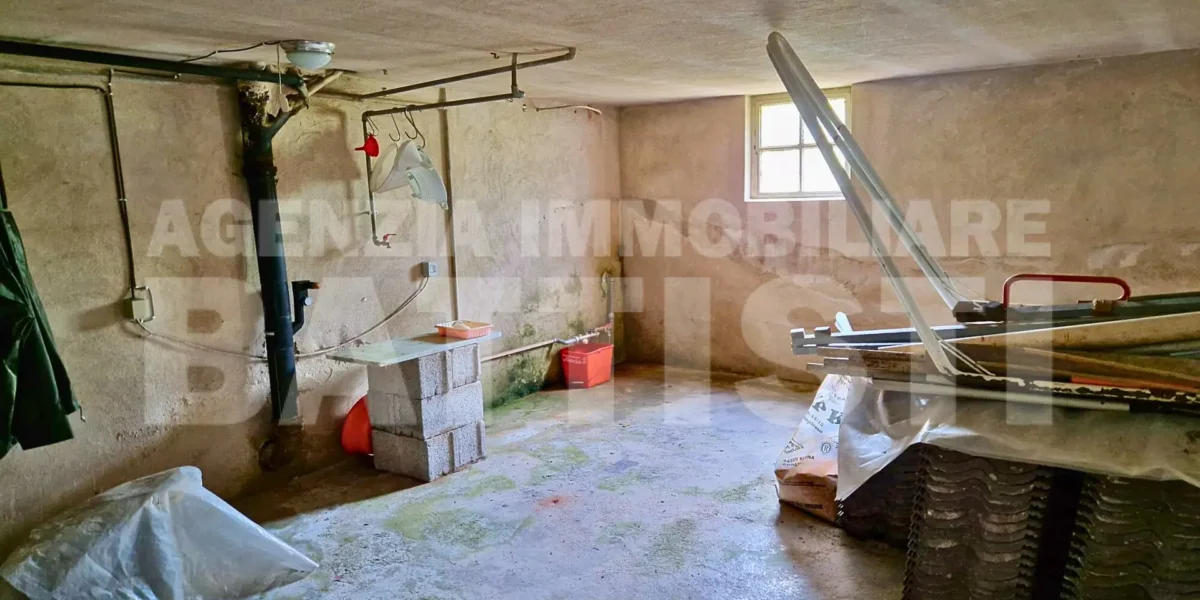 VILLA INDIPENDENTE CON TERRENO