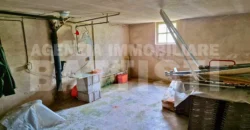 VILLA INDIPENDENTE CON TERRENO