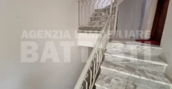 LUMINOSO TRILOCALE CON AMPIA SOFFITTA