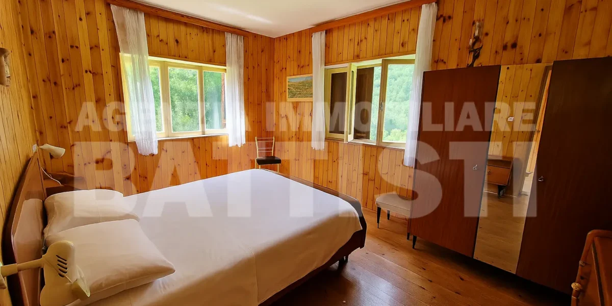 VILLA INDIPENDENTE CON TERRENO
