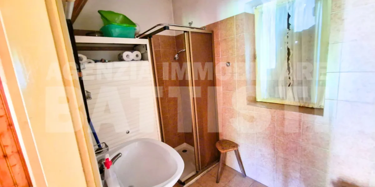 VILLA INDIPENDENTE CON TERRENO