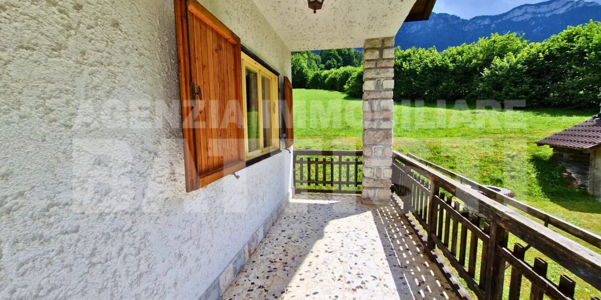 VILLA INDIPENDENTE CON TERRENO