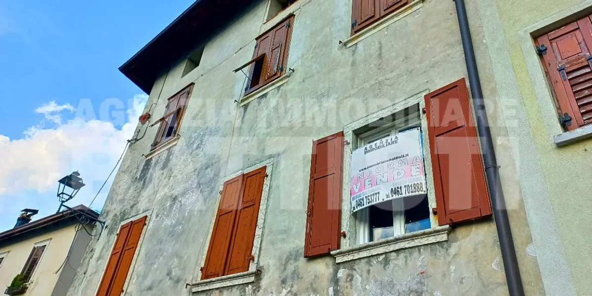 SPAZIOSO APPARTAMENTO IN CENTRO STORICO