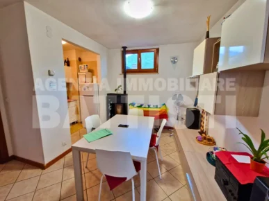 LUMINOSO TRILOCALE CON AMPIA SOFFITTA