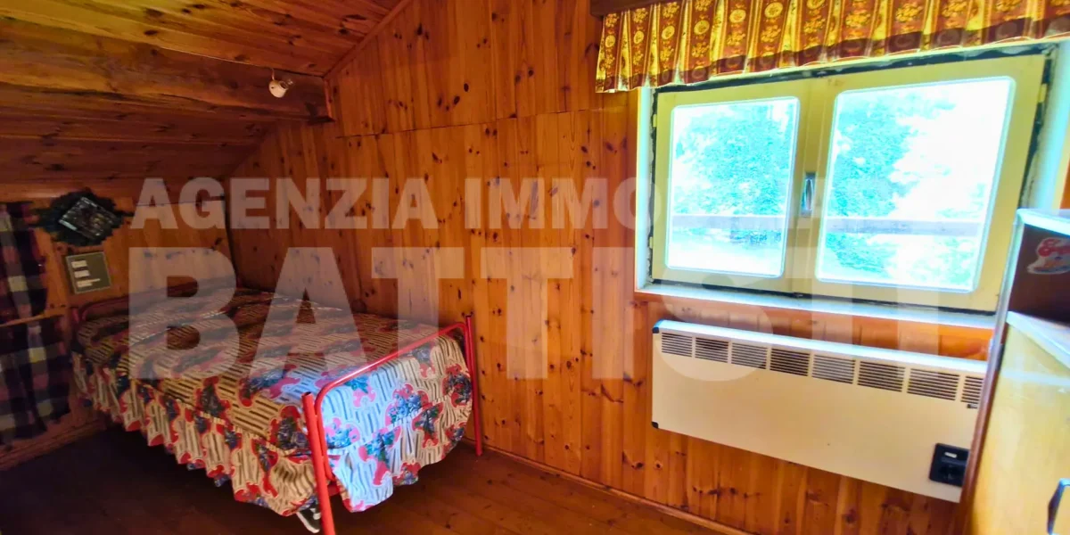 VILLA INDIPENDENTE CON TERRENO