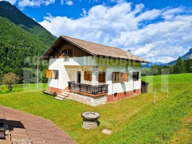VILLA INDIPENDENTE CON TERRENO