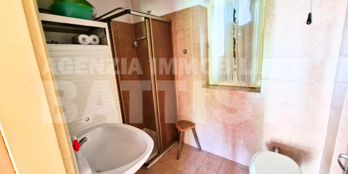 VILLA INDIPENDENTE CON TERRENO