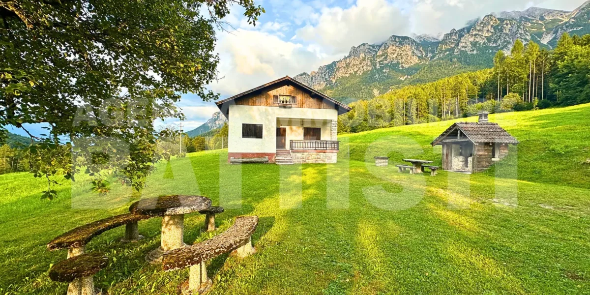 VILLA INDIPENDENTE CON TERRENO