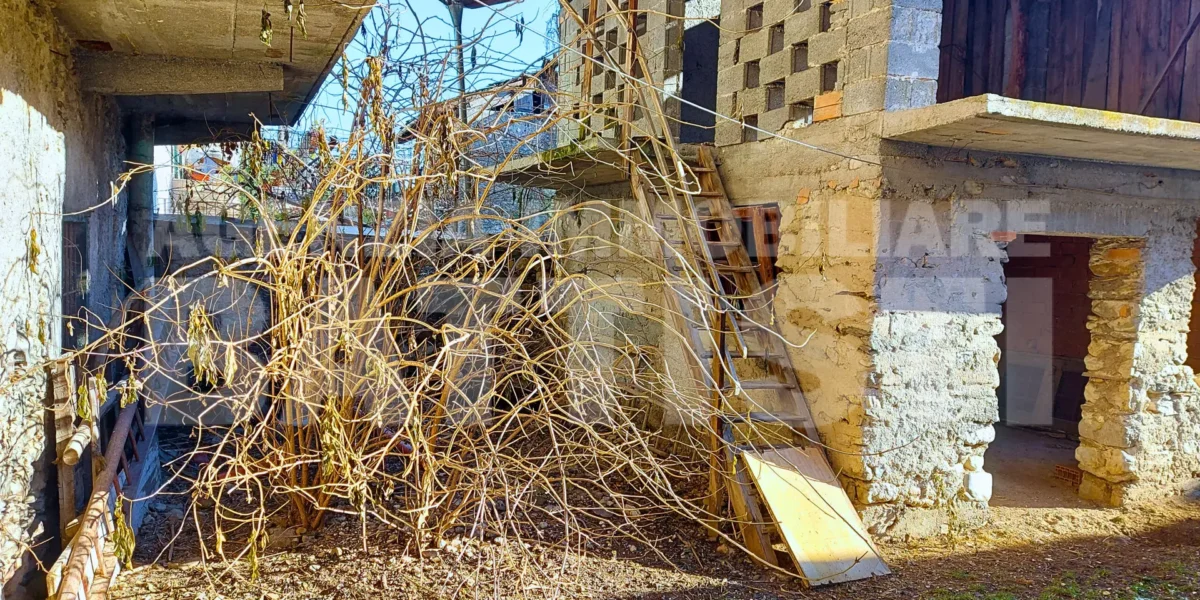 PORZIONE DI CASA IN CENTRO CON ESPOSIZIONE SOLEGGIATA